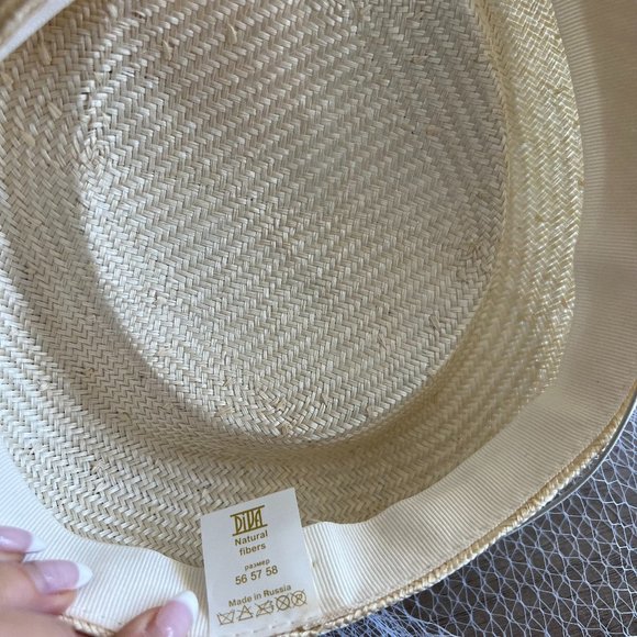 Russian Hat with Mesh Birdcage Veil - Picture 4 of 5